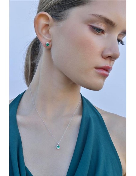 Collar Plata Rodio Circonita Verde Esmeralda Ovalado Alrededor Circonitas Blancas Brillantes